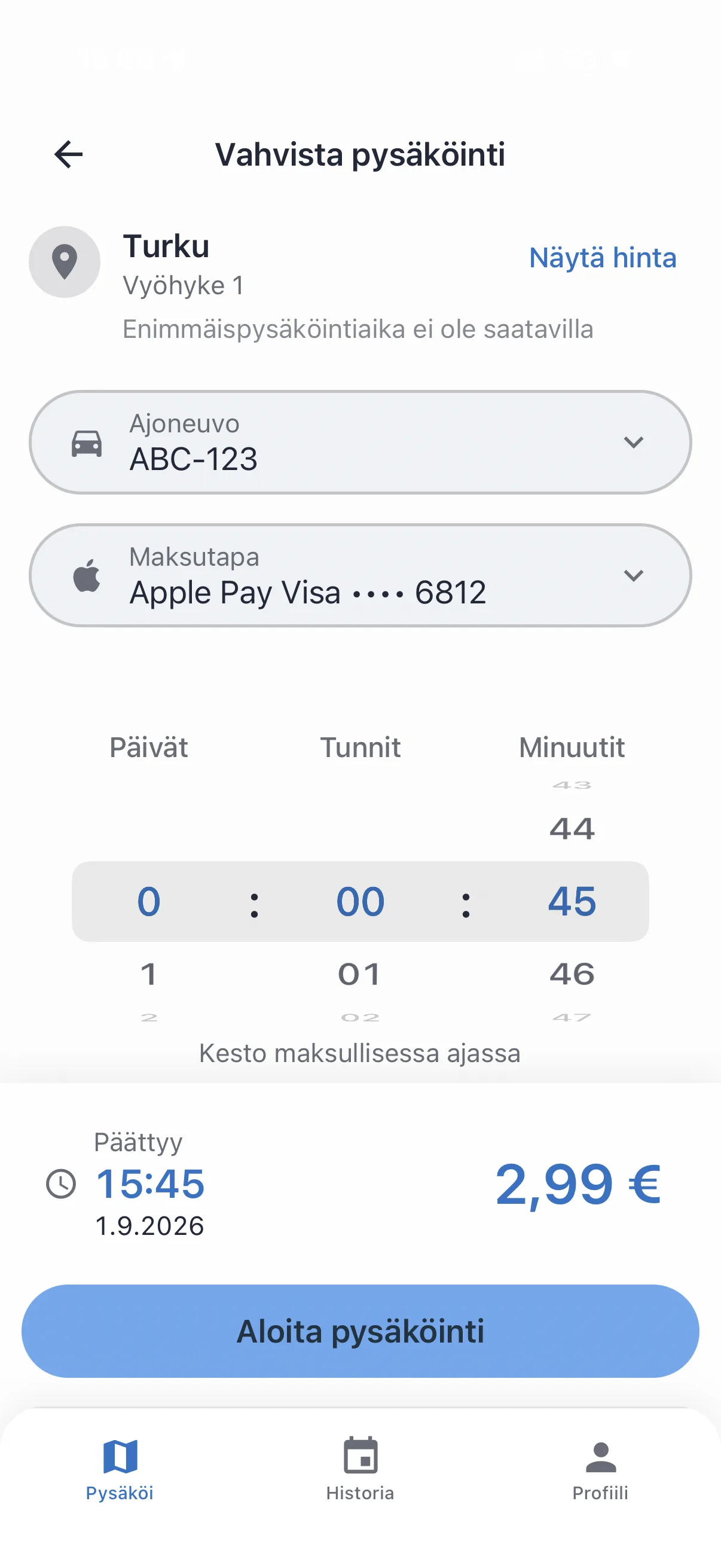 Sovelluksen vahvistusnäkymä, jossa valitaan rekisterinumero, Apple Pay -maksutapa ja pysäköinnin kesto.